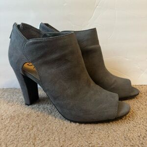 Unisa Gray Faux Suede Fabric Booties Heels Size 7 M Open Toe Shoes